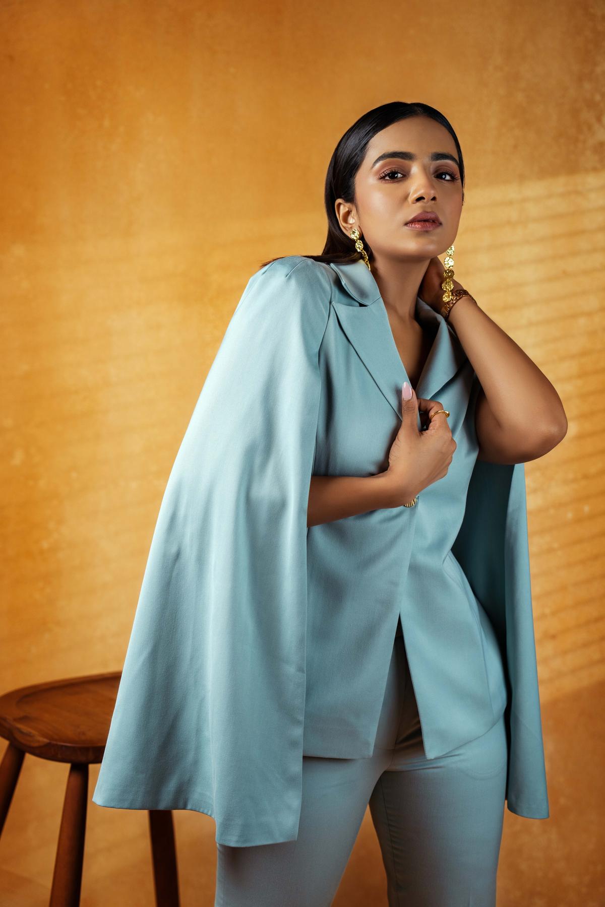 Sovereign Shawl image